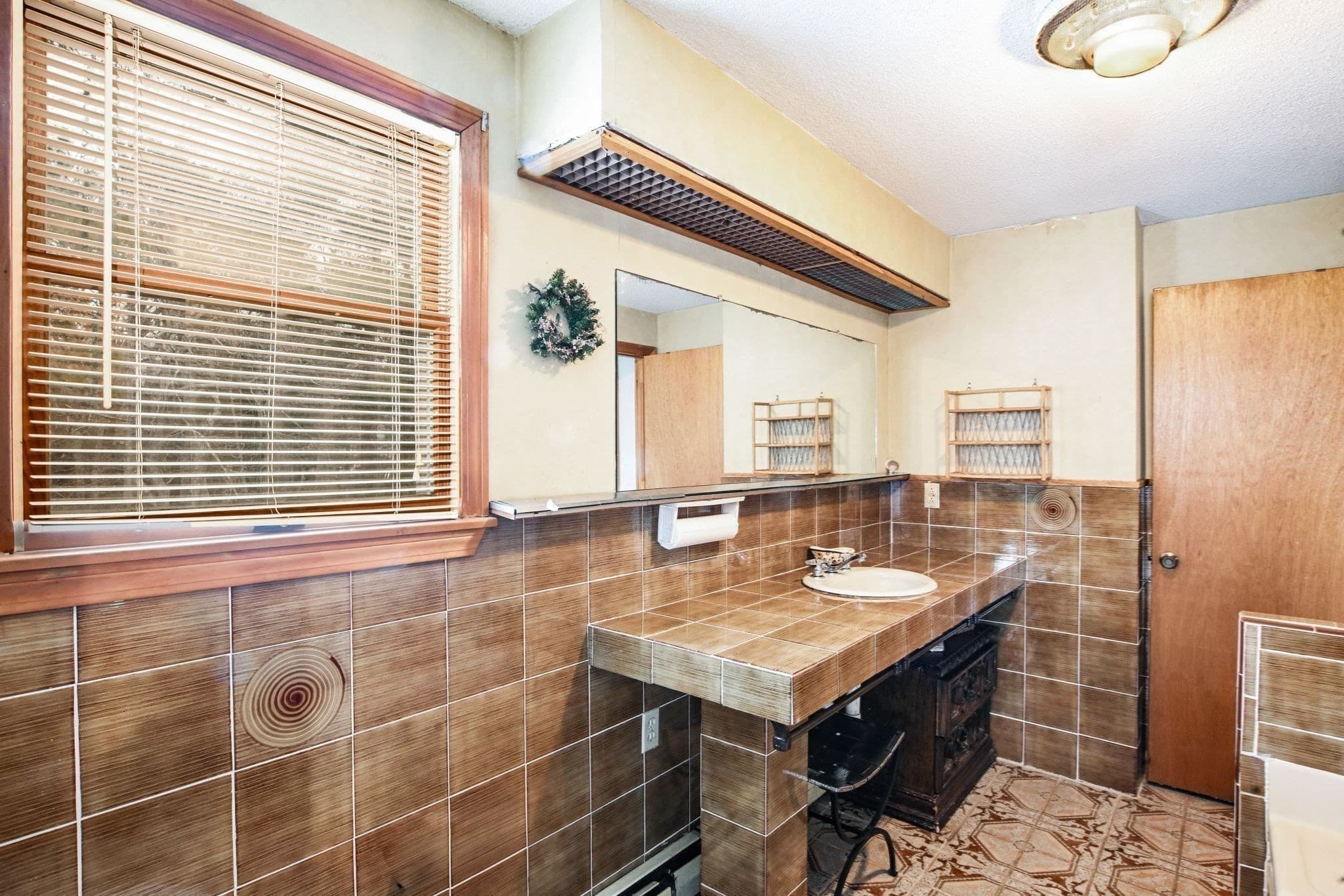 Single Family Residence at 18 Fox Ln, Falmouth MA 02540, Falmouth, photo 14 of 29