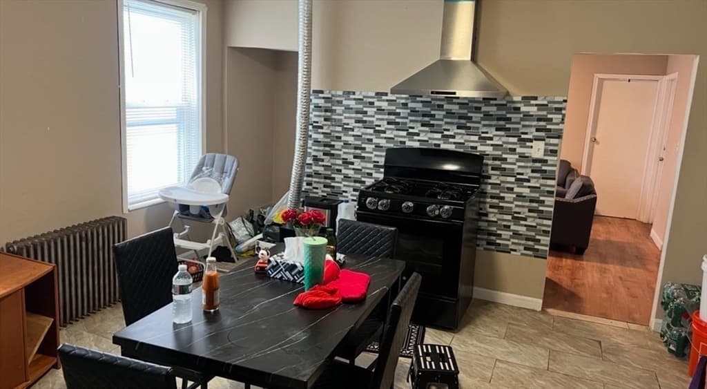 71 Fox St, Worcester MA 01604 photo 8