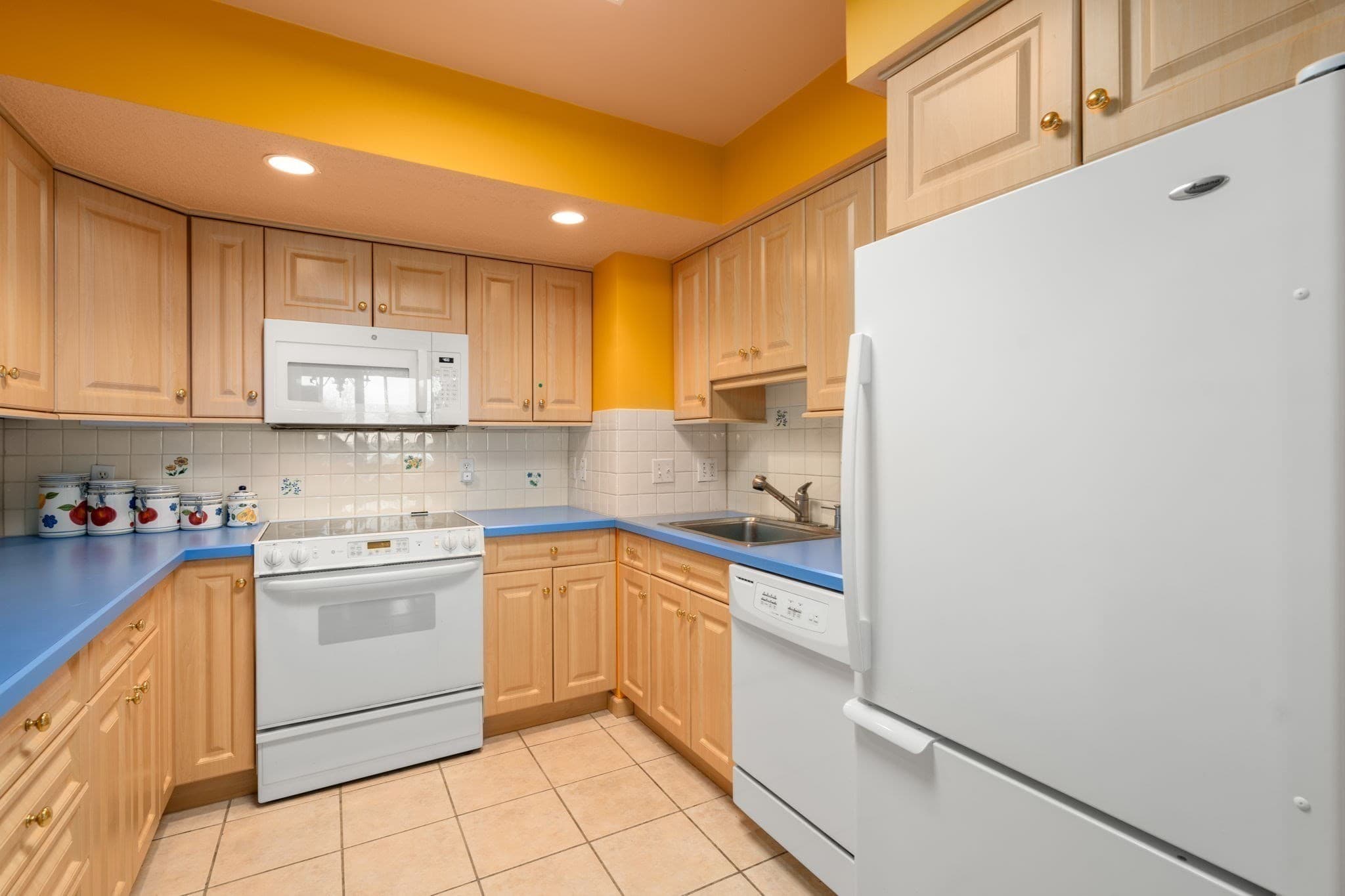 Condominium at 250 Hammond Pond Parkway # 705S, Newton MA 02467, Newton, photo 14 of 23