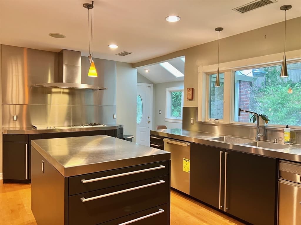 75 Lee Street, Brookline MA 02445 photo 9