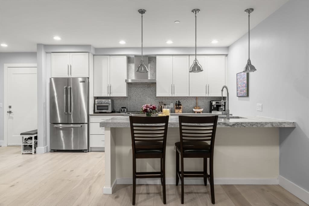 Condominium at 150 W Broadway # 203, Boston MA 02127, photo 2 of 17