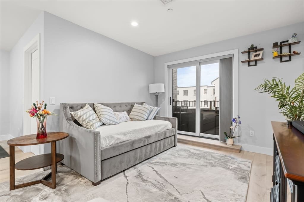 Condominium at 150 W Broadway # 203, Boston MA 02127, photo 7 of 17