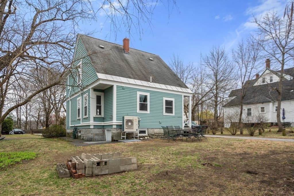 Single Family Residence at 58 Church St, Chelmsford MA 01863, photo 13 of 15