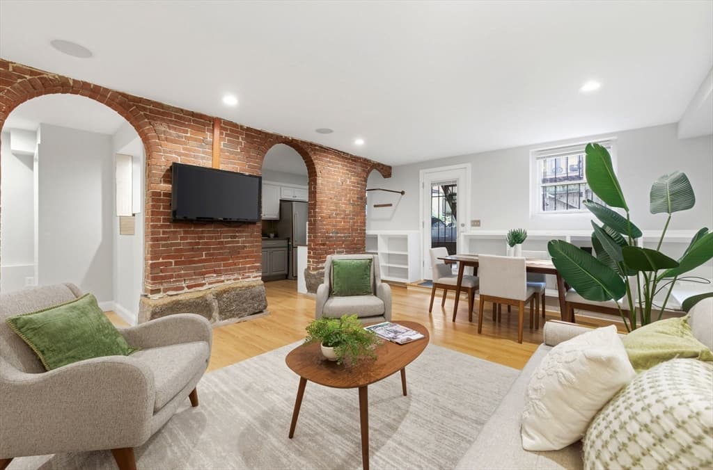36 Worcester Sq # 1, Boston MA 02118