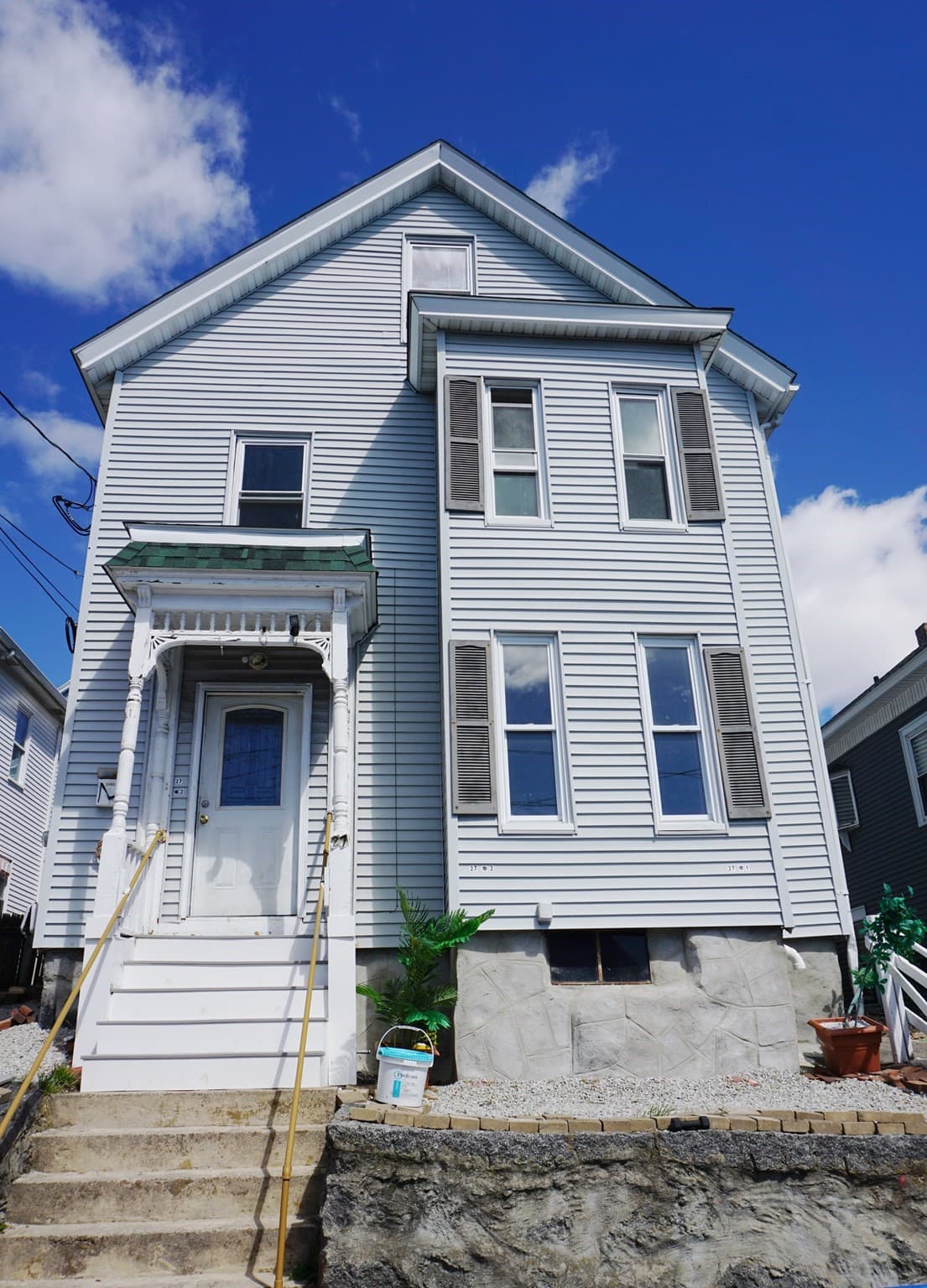 27 Shaw St, Lowell MA 01851