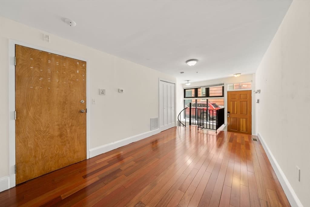 Condominium at 46 N Bennet St # 1, Boston MA 02113, photo 3 of 20