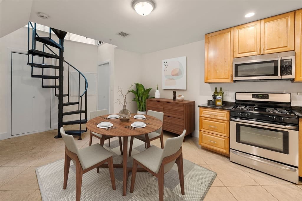 Condominium at 46 N Bennet St # 1, Boston MA 02113, photo 10 of 20
