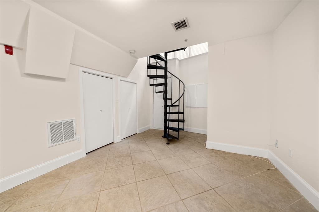 Condominium at 46 N Bennet St # 1, Boston MA 02113, photo 11 of 20