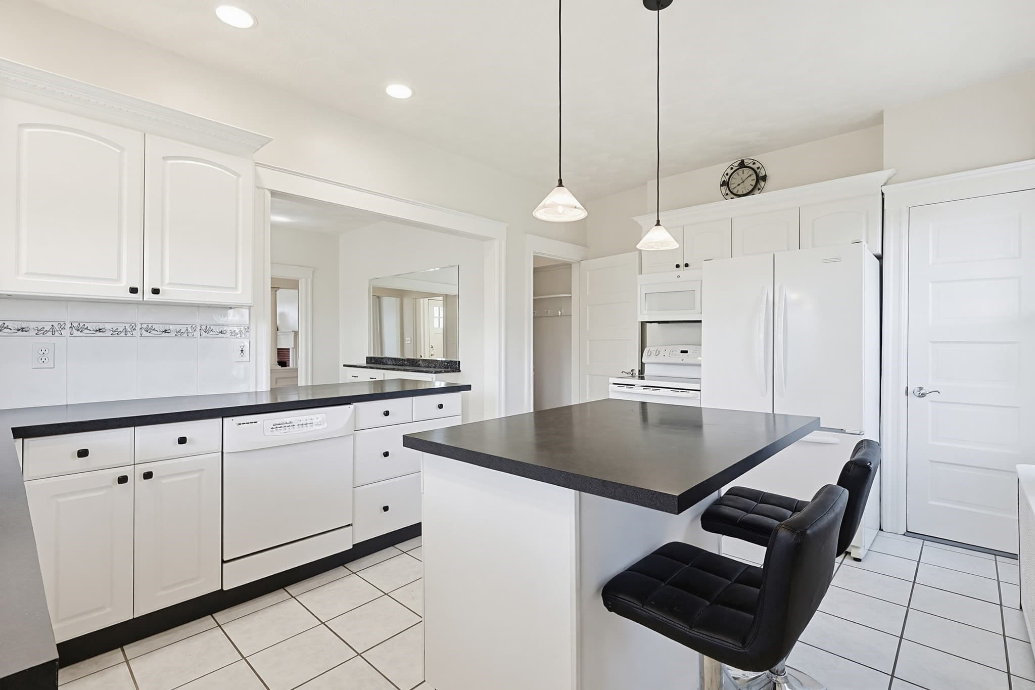 Multi Family at 319 Central Ave, Seekonk MA 02771, photo 6 of 36