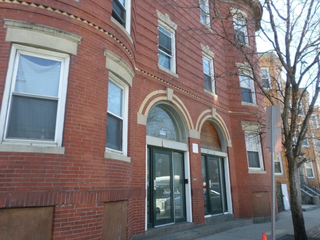 3 Family at 139 Hawthorne St, Chelsea MA 02150, Chelsea, photo 6 of 17