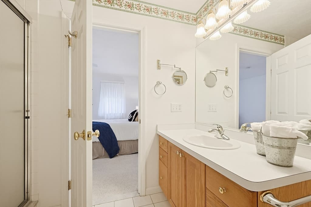 Condominium at 8 Aspen Way # 8, Franklin MA 02038, photo 23 of 41