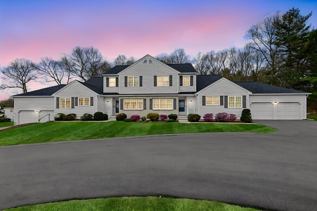 Condominium at 8 Aspen Way # 8, Franklin MA 02038, photo 2 of 41