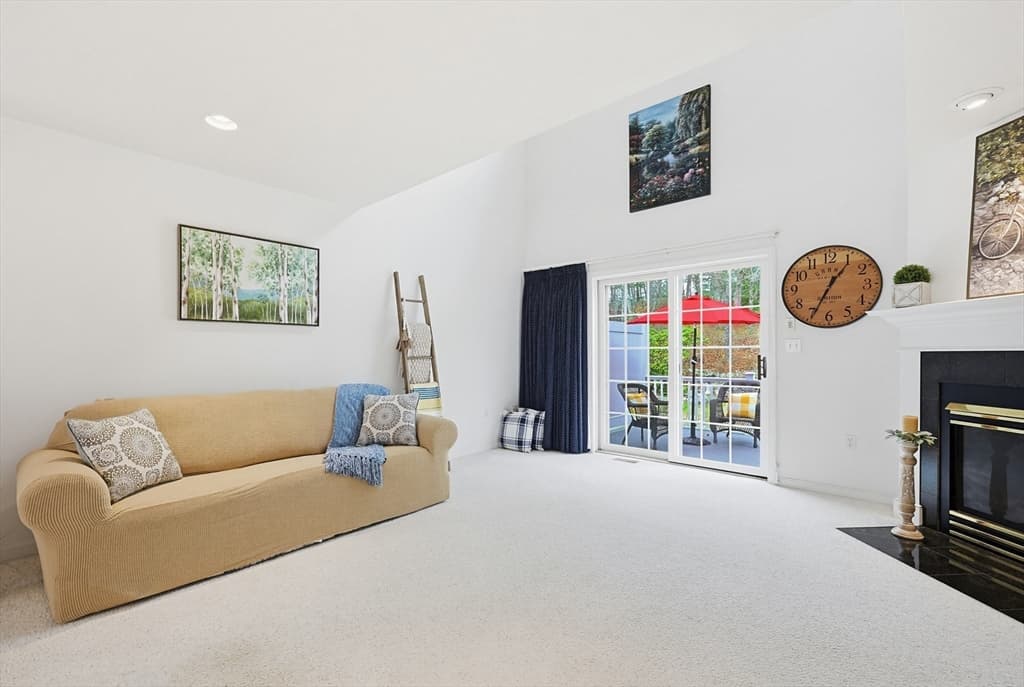 Condominium at 8 Aspen Way # 8, Franklin MA 02038, photo 17 of 41