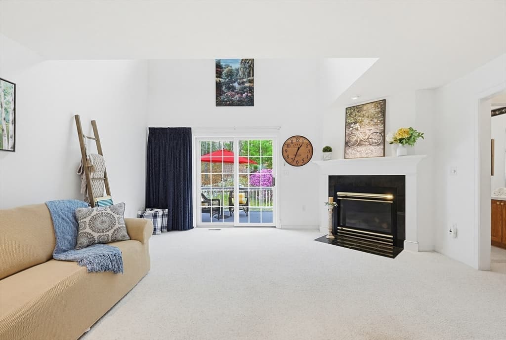 Condominium at 8 Aspen Way # 8, Franklin MA 02038, photo 16 of 41
