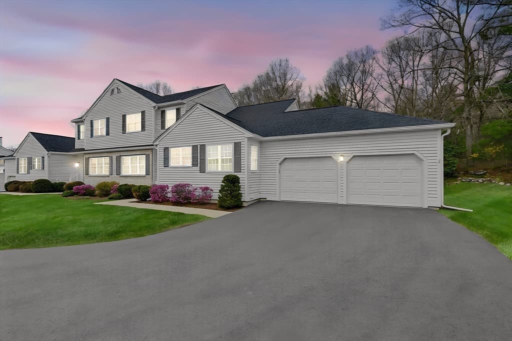 Condominium at 8 Aspen Way # 8, Franklin MA 02038, photo 3 of 41
