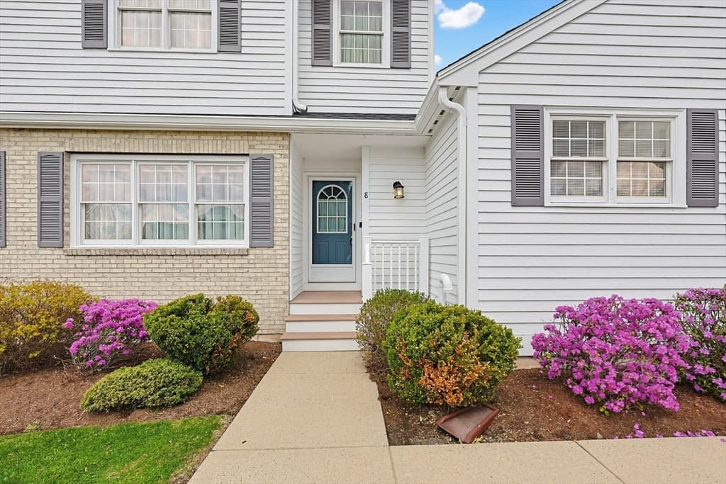 Condominium at 8 Aspen Way # 8, Franklin MA 02038, photo 5 of 41