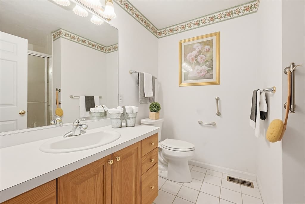 Condominium at 8 Aspen Way # 8, Franklin MA 02038, photo 24 of 41