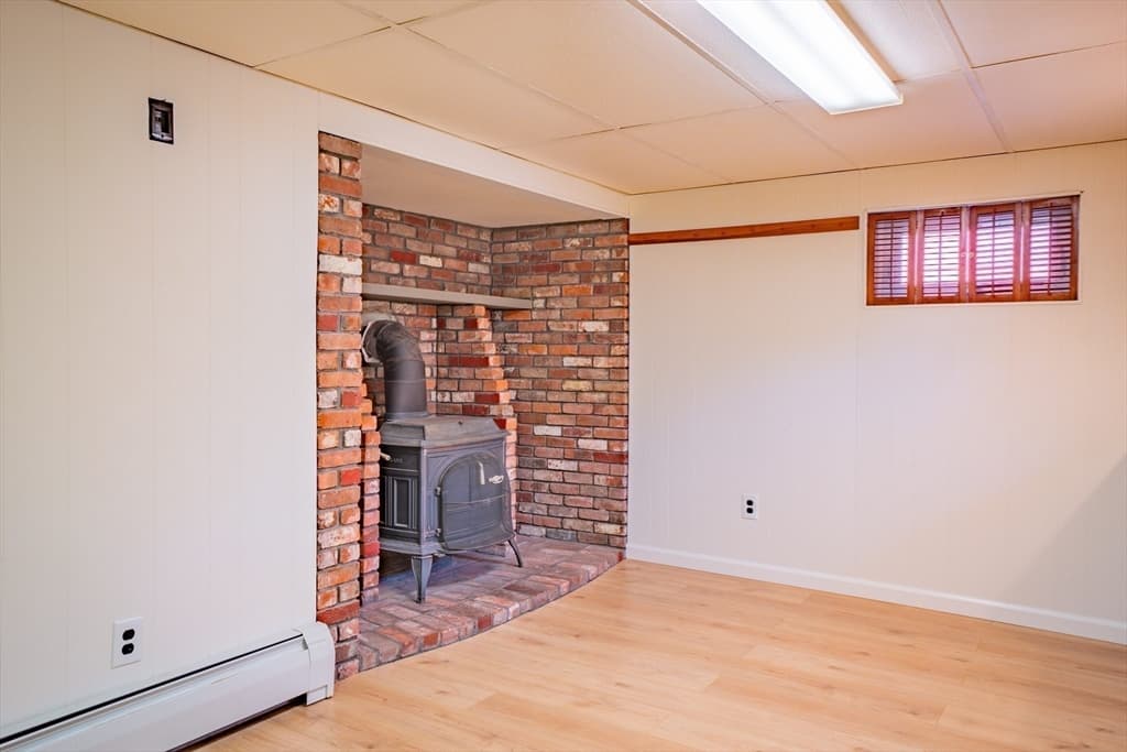 Single Family Residence at 7 Cedarcrest Rd, Salem MA 01970, photo 26 of 41