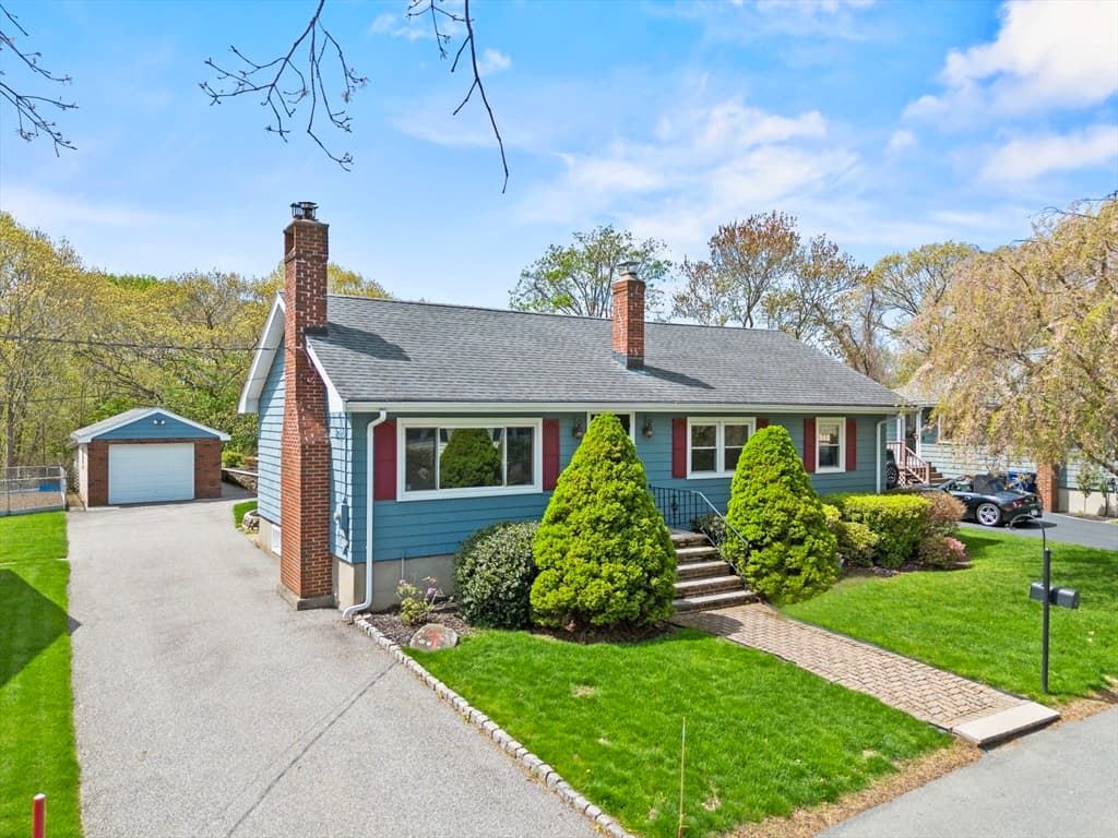 7 Cedarcrest Rd, Salem MA 01970