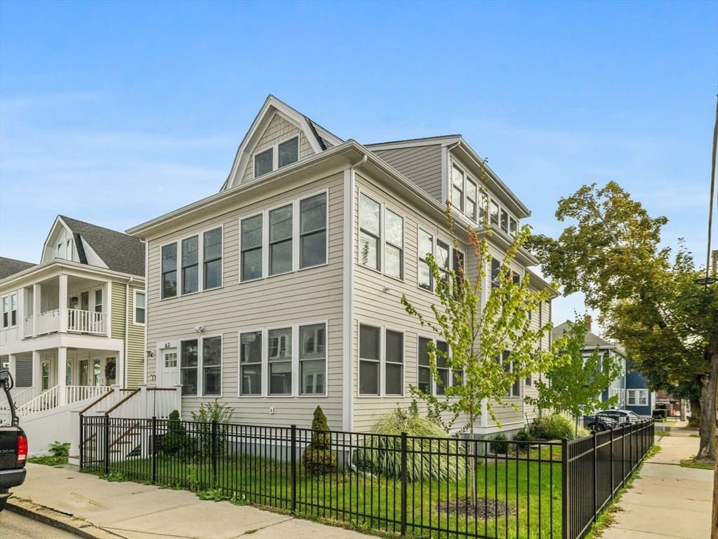 62 Governor Winthrop Rd # 1, Somerville MA 02145