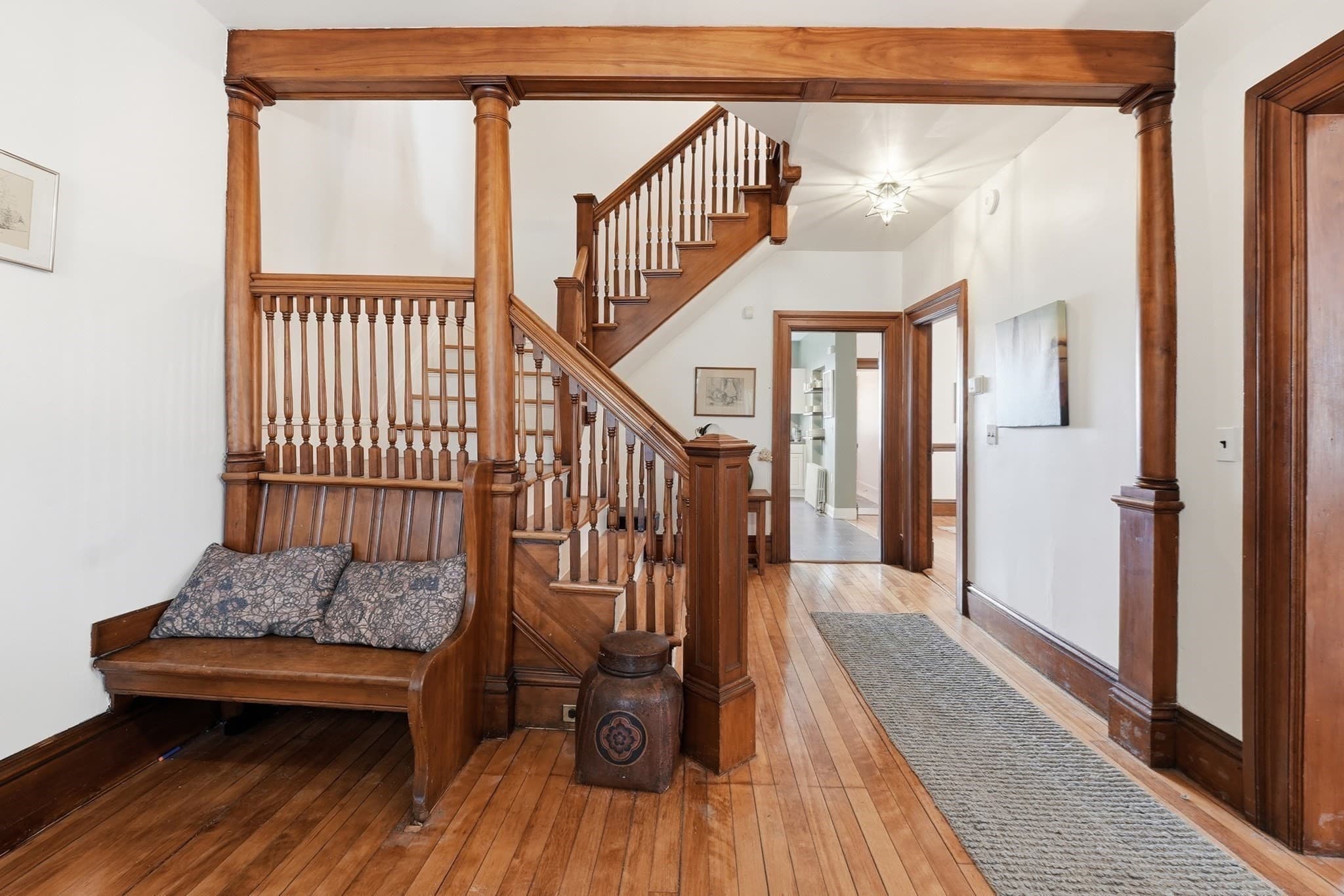 Single Family Residence at 8 Westland St, Worcester MA 01602, photo 3 of 40