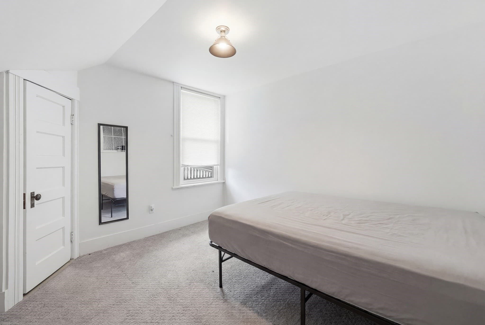 Single Family Residence at 8 Westland St, Worcester MA 01602, photo 28 of 40