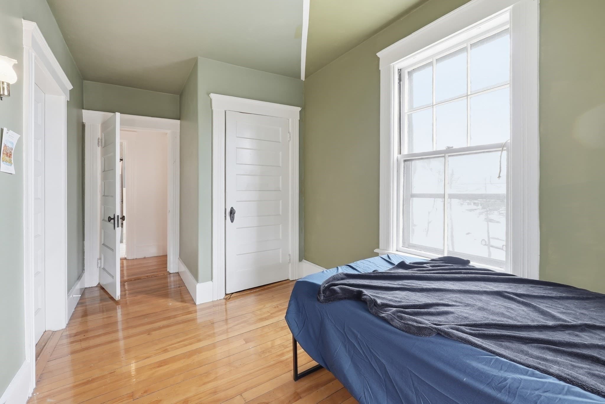 Single Family Residence at 8 Westland St, Worcester MA 01602, photo 18 of 40