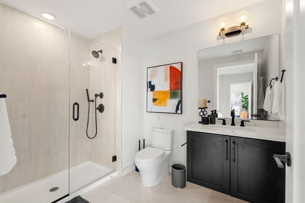 Condominium at 287 Maverick Street # 201, Boston MA 02128, Boston, photo 9 of 17