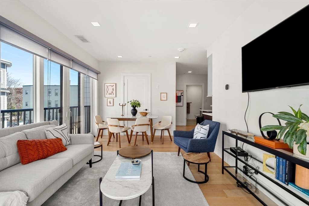 Condominium at 287 Maverick Street # 201, Boston MA 02128, Boston, photo 4 of 17