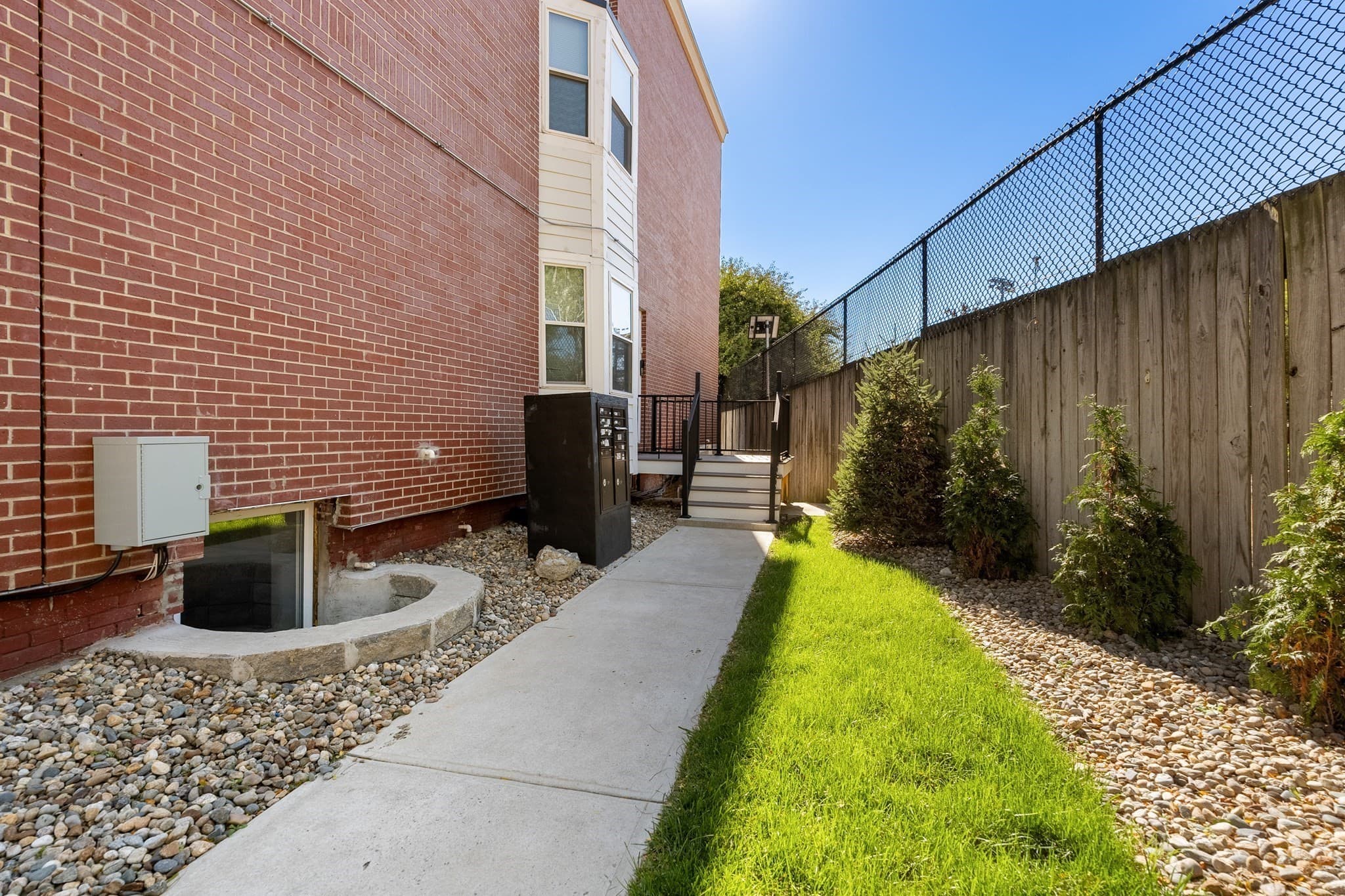 5-9 Family at 81 Chelsea St, Everett MA 02149, Everett, photo 3 of 23