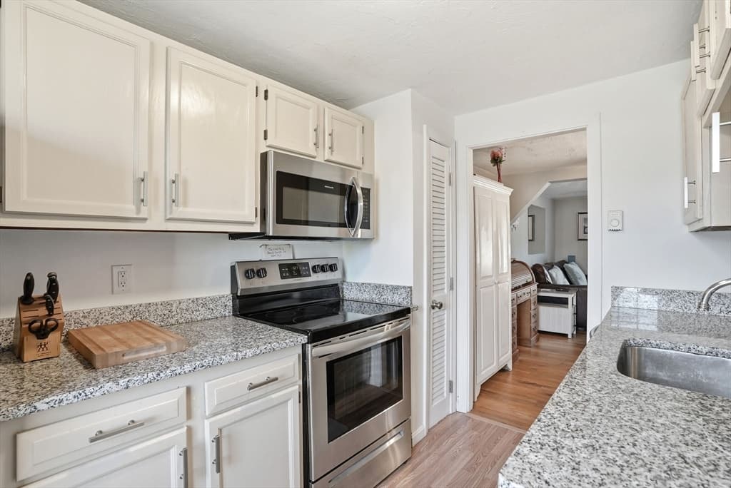 Condominium at 848 Plain St # 28, Marshfield MA 02050, Marshfield, photo 2 of 34
