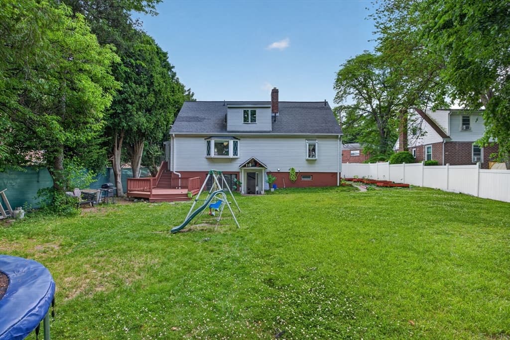 Single Family Residence at 26 Beulah St, Framingham MA 01701, photo 6 of 42