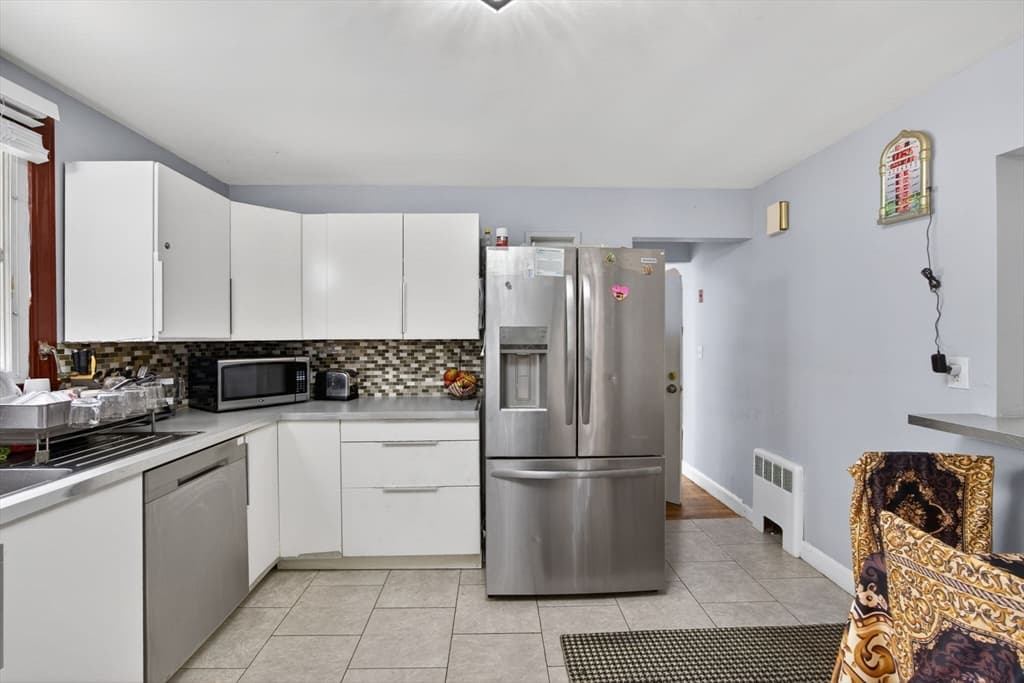 Single Family Residence at 26 Beulah St, Framingham MA 01701, photo 12 of 42