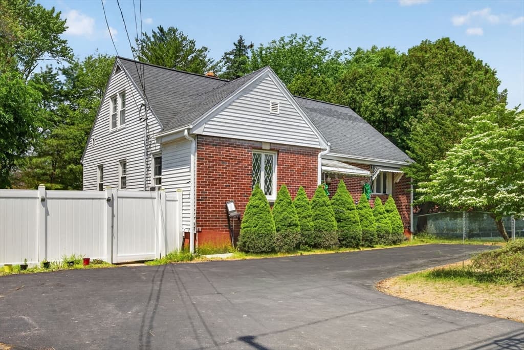 26 Beulah St, Framingham MA 01701