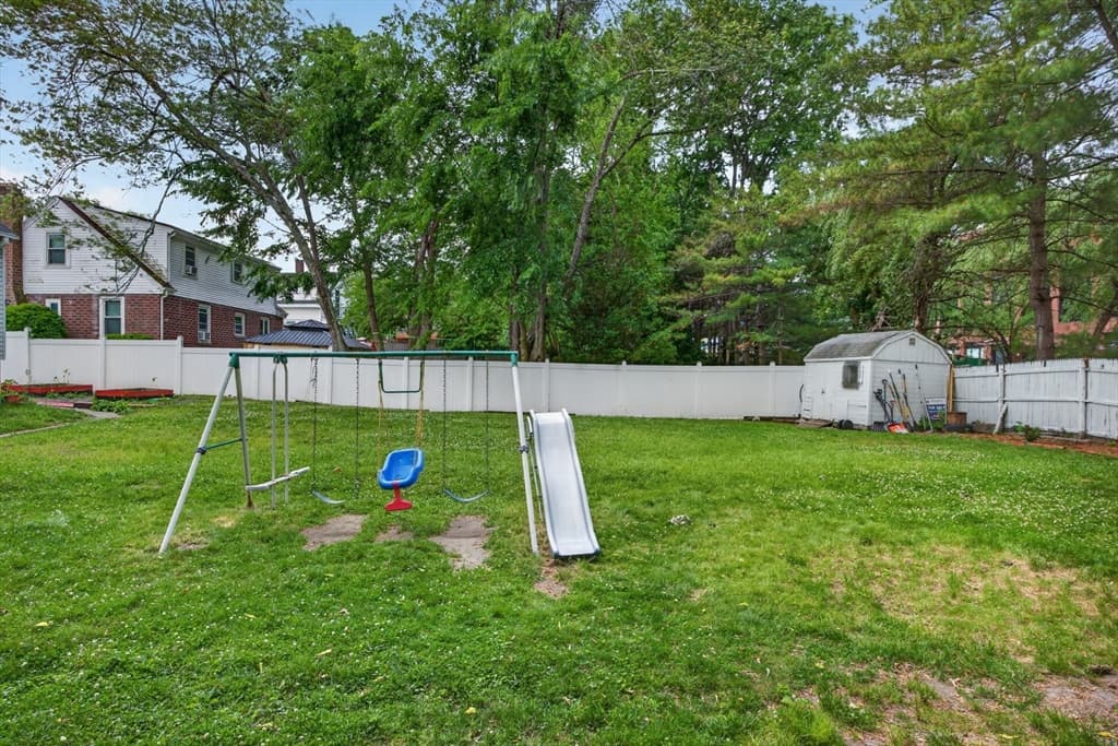 Single Family Residence at 26 Beulah St, Framingham MA 01701, photo 4 of 42