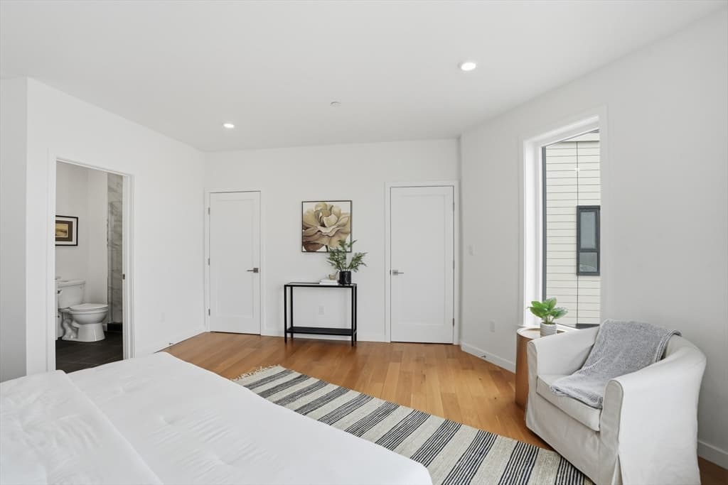 Condominium at 267 Old Colony # 506, Boston MA 02127, Boston, photo 17 of 35