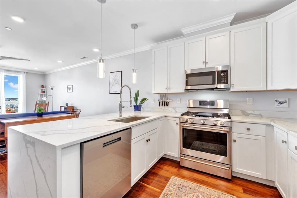 519 Broadway # 407, Somerville MA 02145 photo 2