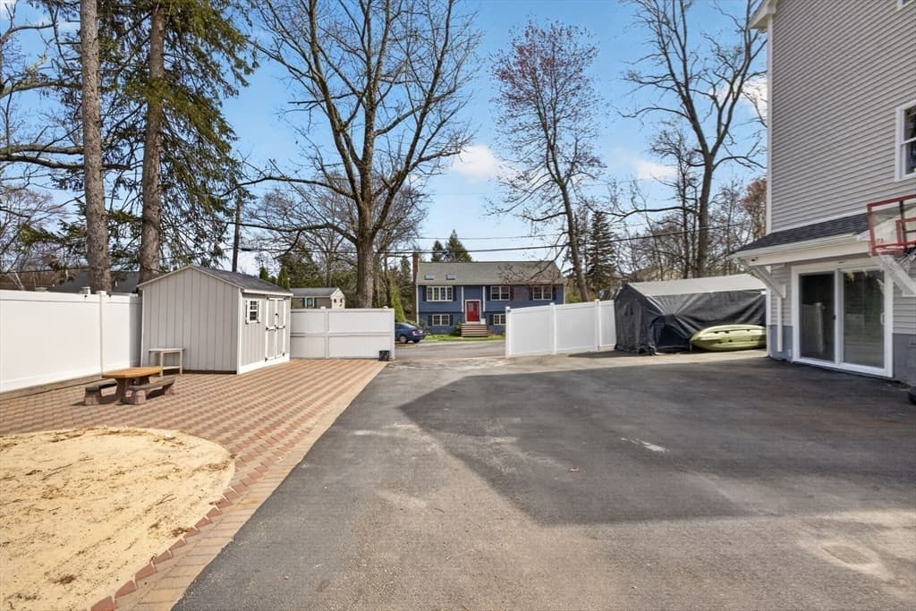 Single Family Residence at 50 Great Elm Road, Billerica MA 01821, photo 22 of 29