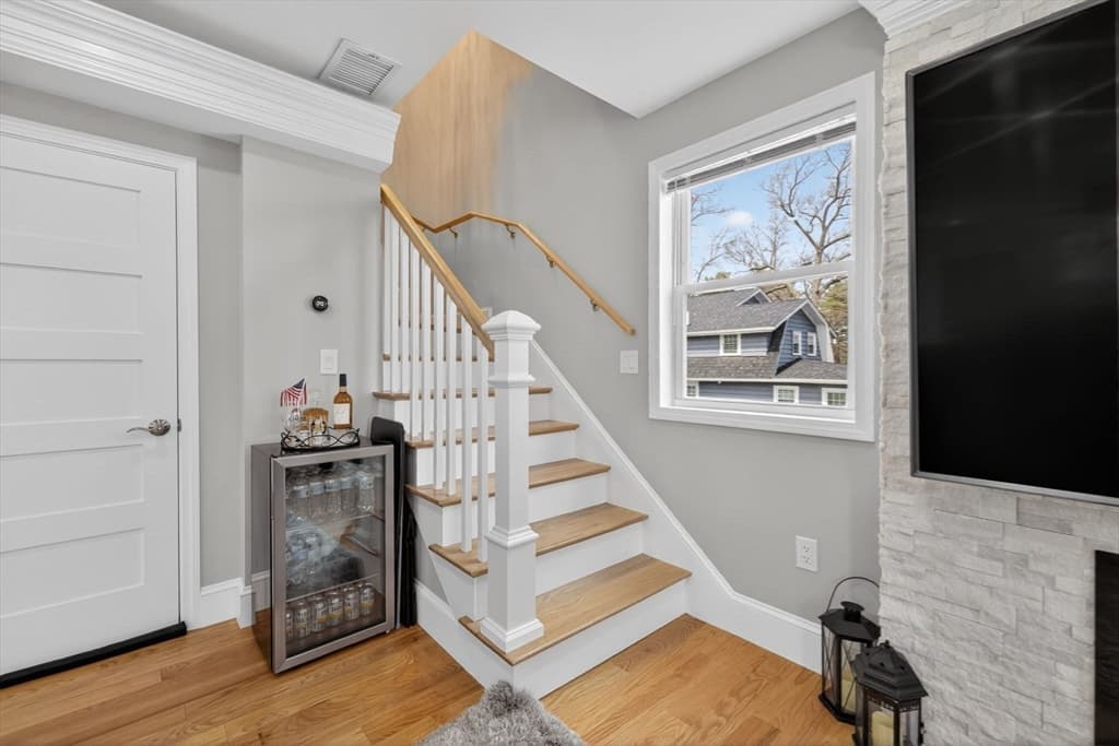 Single Family Residence at 50 Great Elm Road, Billerica MA 01821, photo 8 of 29