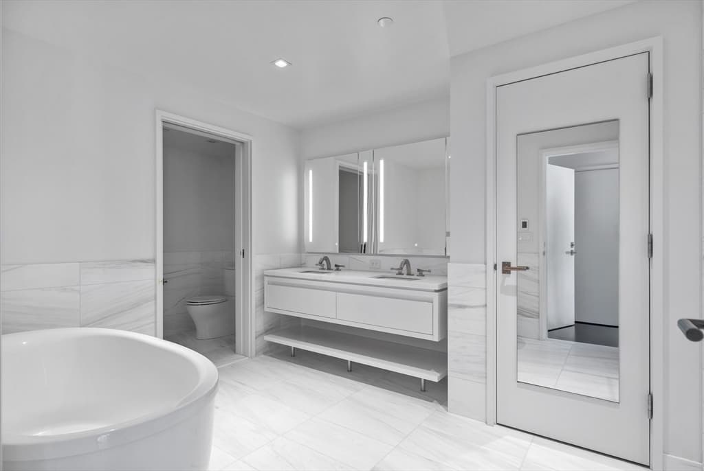Condominium at 150 Seaport Blvd # 15F, Boston MA 02210, photo 17 of 30