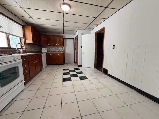 2 Family - 2 Units Up/Down at 159 Jefferson Avenue, Everett MA 02149, Everett, photo 27 of 39