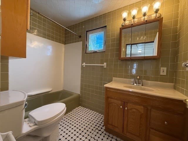 2 Family - 2 Units Up/Down at 159 Jefferson Avenue, Everett MA 02149, Everett, photo 29 of 39