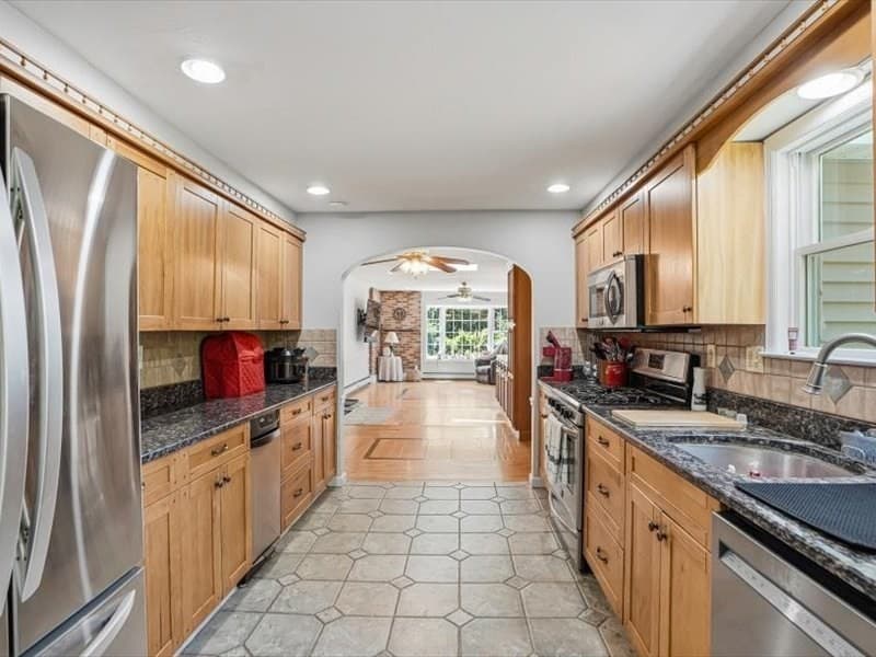 189 Holden St, Holden MA 01520 photo 9