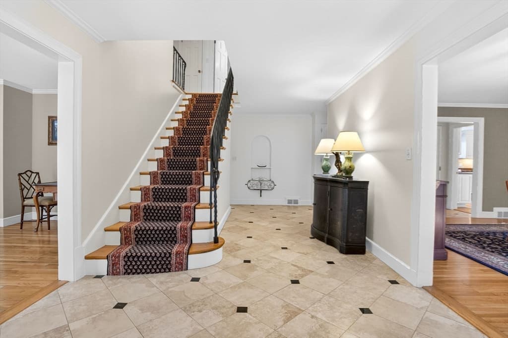 Single Family Residence at 8 Buttercup Ln, Dover MA 02030, Dover, photo 11 of 40