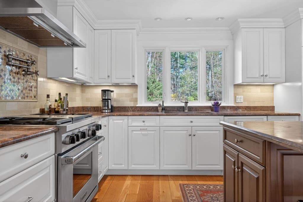 Single Family Residence at 8 Buttercup Ln, Dover MA 02030, Dover, photo 4 of 40