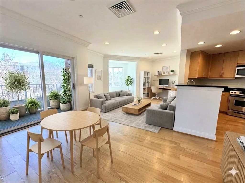 629 Hammond Street # E205, Brookline MA 02467