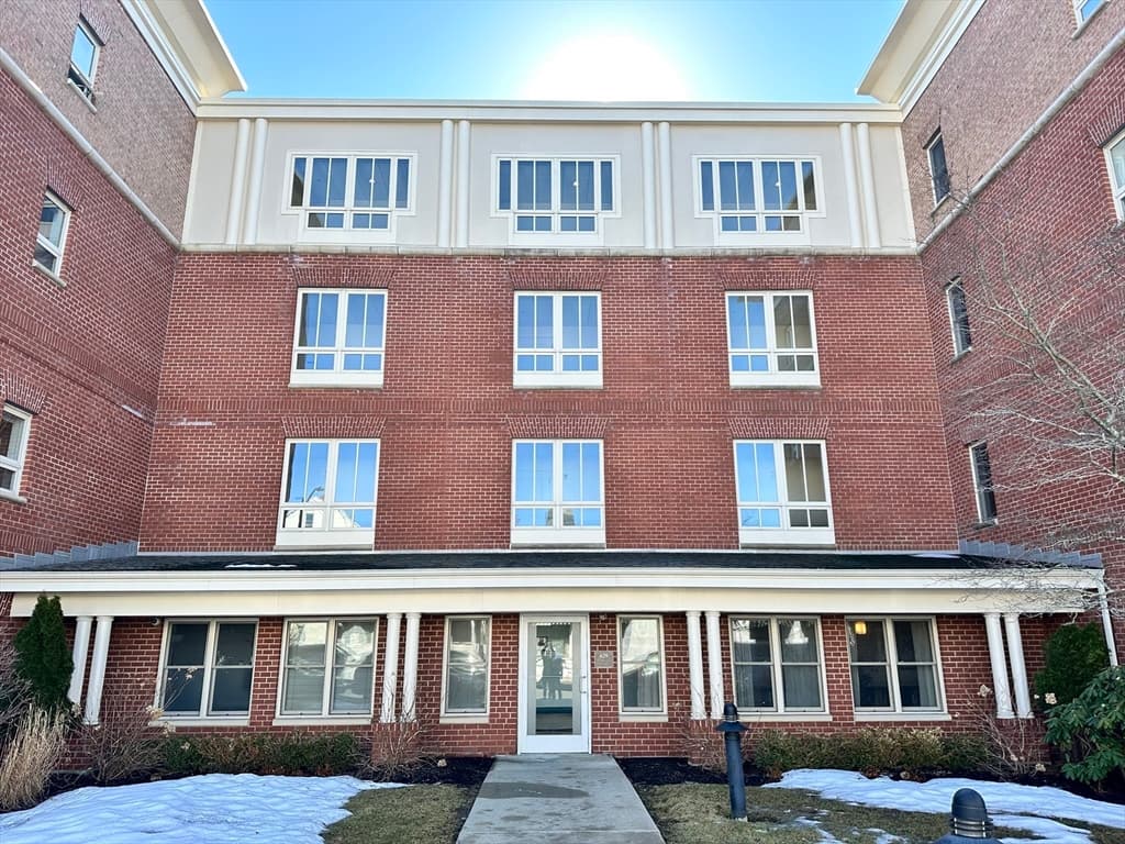 Condominium at 629 Hammond Street # E205, Brookline MA 02467, photo 10 of 16