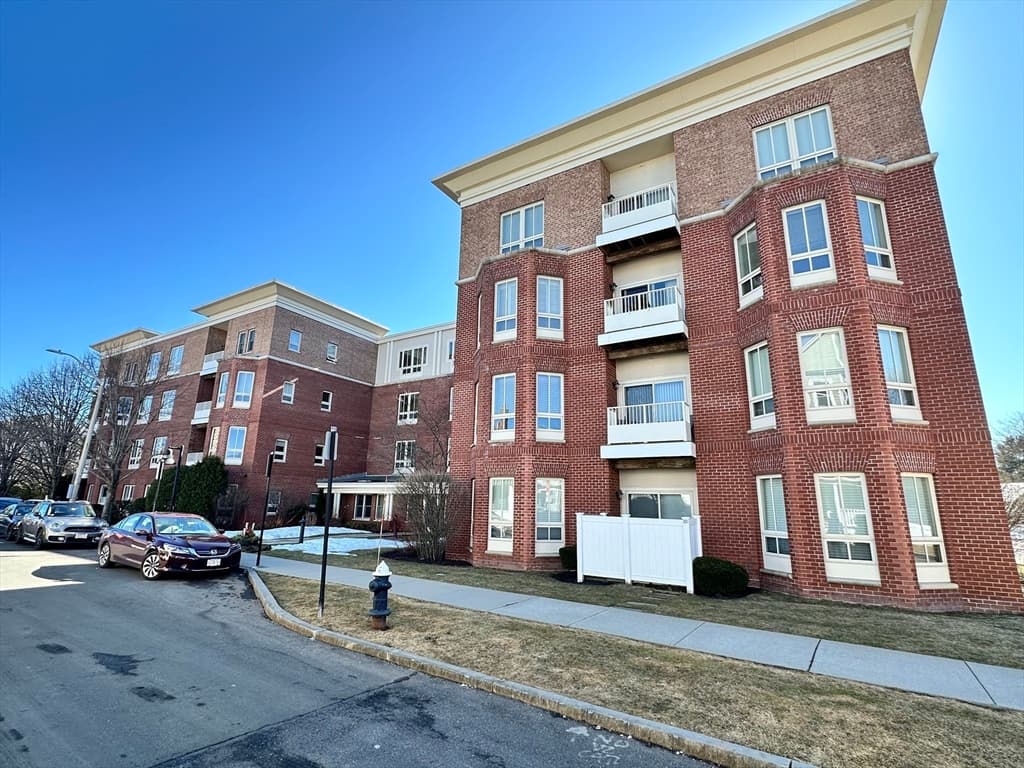 Condominium at 629 Hammond Street # E205, Brookline MA 02467, photo 11 of 16