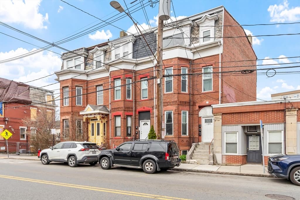 Condominium at 126 Washington Ave # 2, Chelsea MA 02150, Chelsea, photo 2 of 20