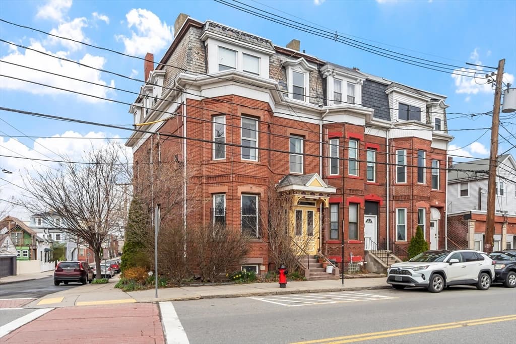 126 Washington Ave # 2, Chelsea MA 02150